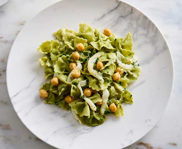 Laçarotes com bacalhau marinado