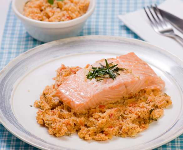 Losos na rajčatovém kuskusu