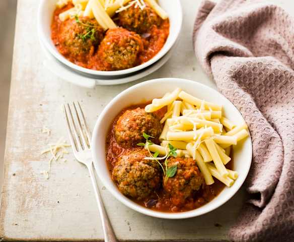 Macaroni sauce tomate et boulettes de viande