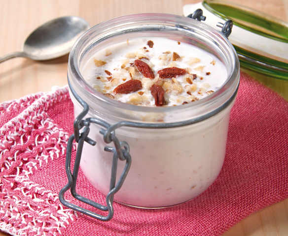 Yogurt al cocco con frutta secca