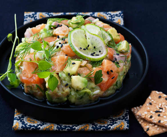 Tartare de saumon avocat-concombre