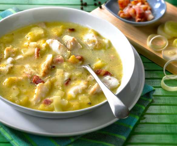 Zuppa di merluzzo con pancetta croccante e porri