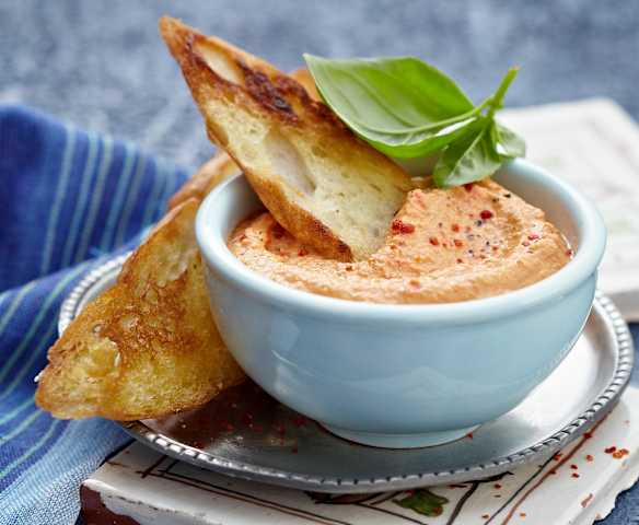 Paprika-Walnuss-Dip