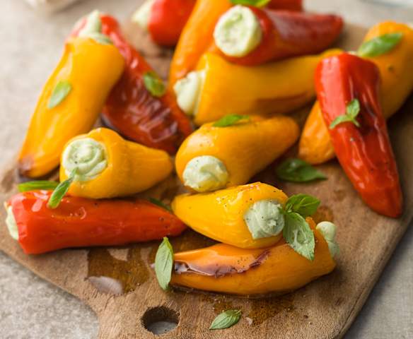 Mini Peppers Stuffed with Homemade Ricotta - Piccoli peperoni ripieni di ricotta