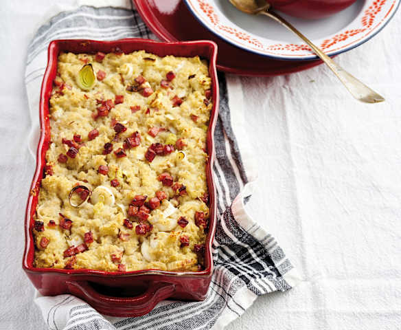 Caçarola de bacon e alho-francês