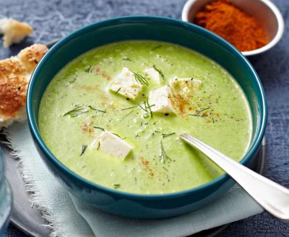 Porreecremesuppe mit Dill und Schafskäse
