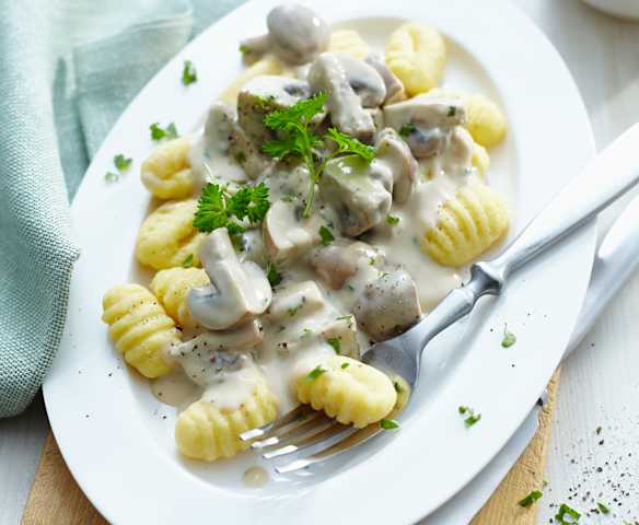 Gnocchi mit Gorgonzola-Champignon-Sauce