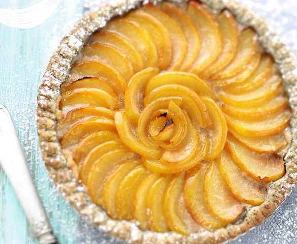 Tarte aux prunes et aux noisettes