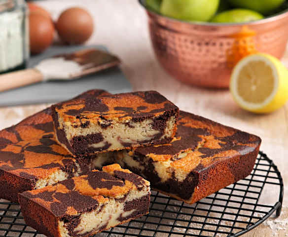 Bizcocho veteado de manzana