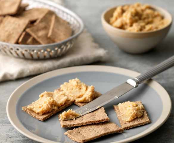 Fennel and Caraway Rye Crackers with Houmous