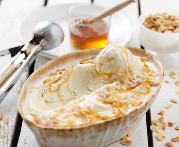 Gelado de mel e amêndoa
