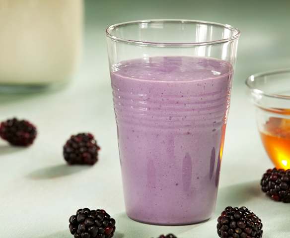 Smoothie de moras y queso fresco