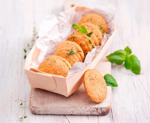 Ciasteczka z parmezanem i ziołami prowansalskimi