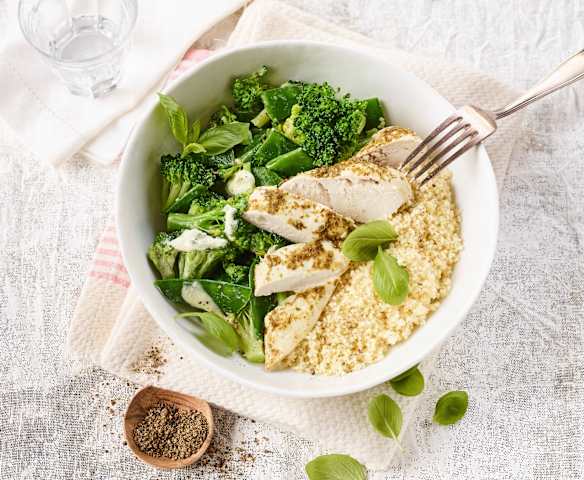 Grüne Hähnchen-Couscous-Bowl