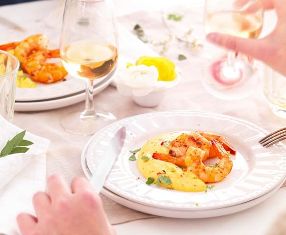 Gambas snackées, purée de courge, crème de coco et citron vert