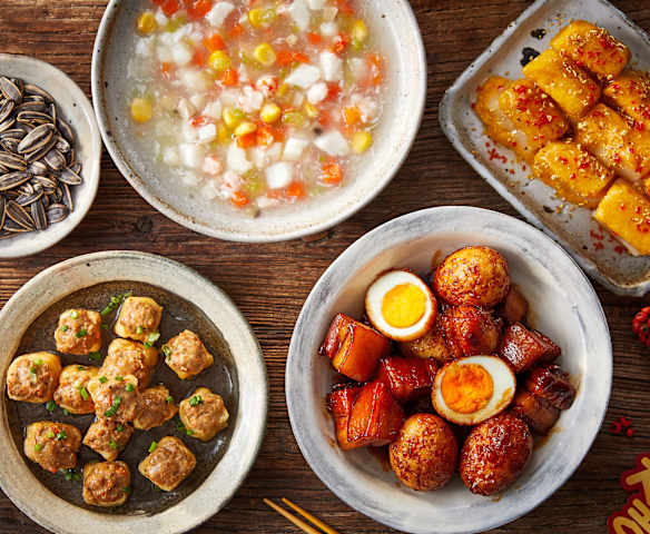 黄金万两/五彩海鲜羹/虎皮蛋红烧肉/桂花黄米糕