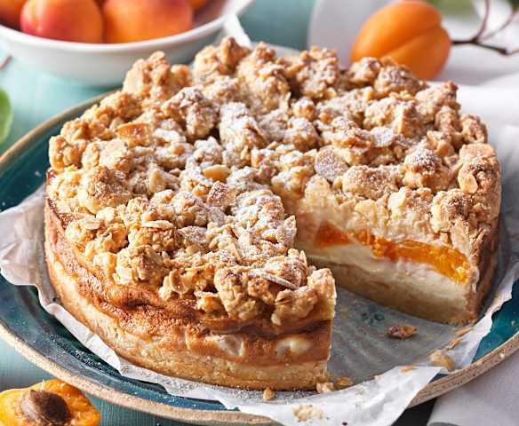 Marillen-Topfentorte mit Streuseln