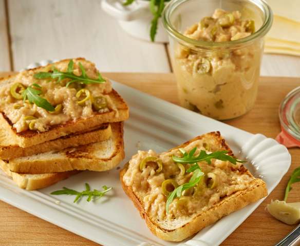 Tousty s matjesovou pomazánkou