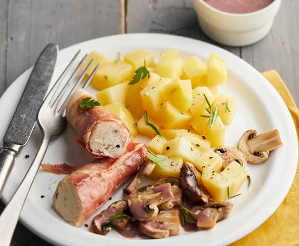 Poulet en robe de jambon, sauce chasseur Poulet en robe de jambon, sauce chasseur