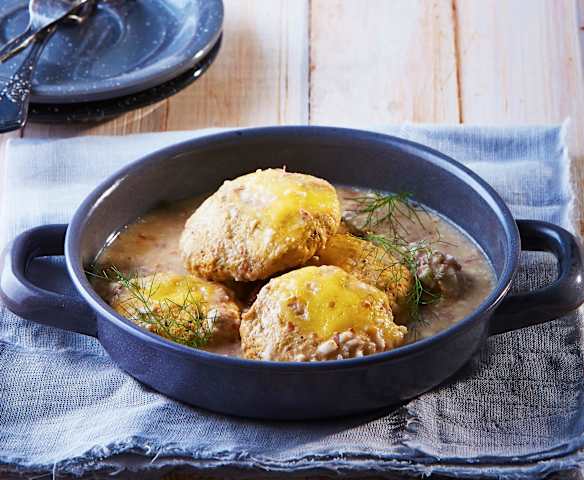 Cheese-Filled Beef Patties with White Wine and Almond Sauce