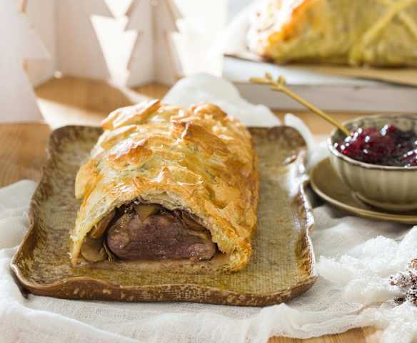 Solomillo de cerdo Wellington con foie y mermelada de frambuesa (MEATER)