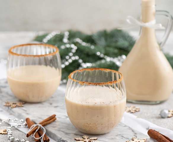 Likier jajeczny na ciepło (Eggnog)