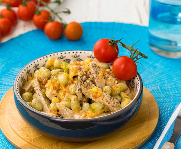 Insalata di fave e tonno con melone e agrumi