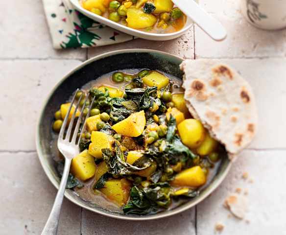 Baby-friendly Potato, Spinach and Pea Curry with Chapatis