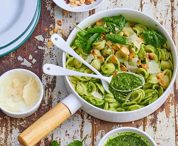 Pâtes fraîches, pesto d’épinards et amandes