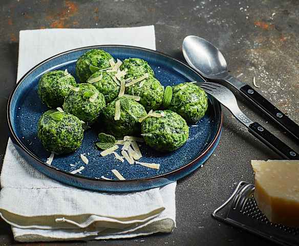 Gnocchi di pane con ricotta e spinaci Gnocchi di pane con ricotta e spinaci