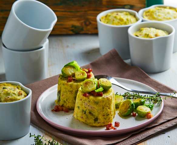 Flan ai cavoletti di Bruxelles, speck e Pecorino Romano