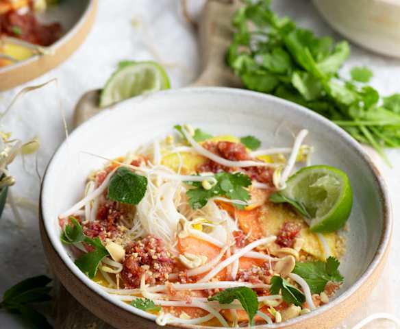 Salade de vermicelles à la mangue et à la papaye