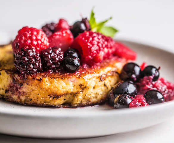Pain Perdu with Pear, Ginger and Berry Compote Pain Perdu with Pear, Ginger and Berry Compote