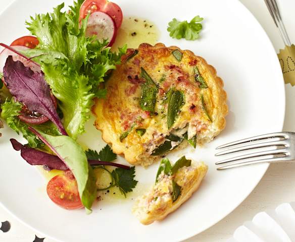 Tartelettes mit Kaiserschoten und Schinken Tartelettes mit Kaiserschoten und Schinken