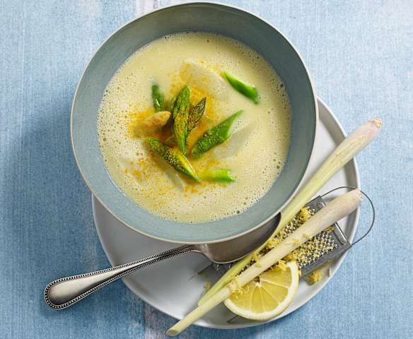 Spargel-Zitronengras-Suppe