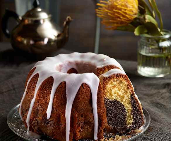 Mohngugelhupf mit Zitronenguss