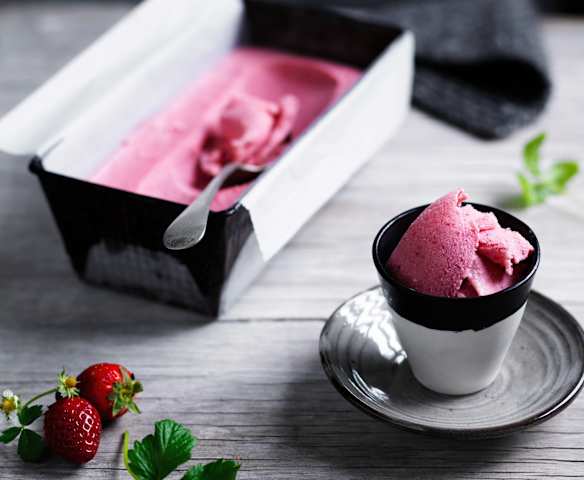 Strawberry Almond Gelato