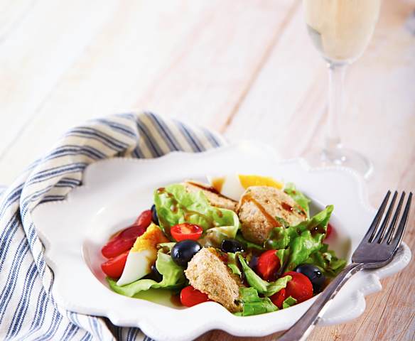 Tuna and Amaranth Patties with Cranberry Vinaigrette Salad