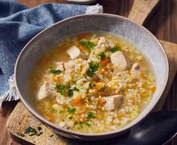 Polnische Gerstensuppe (Krupnik)