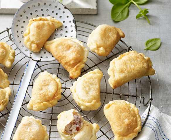 Teigtaschen mit Ricotta und Salsiccia