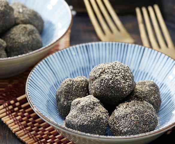Bola-bola Wijen (Sesame Balls)