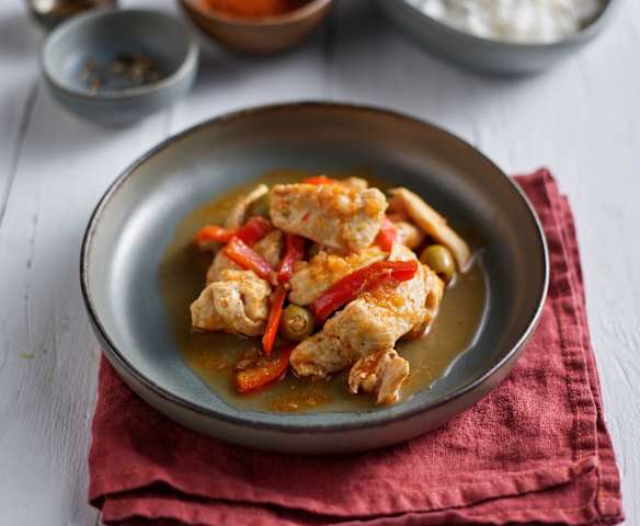 Pollo, cipolle e peperoni con riso Pollo, cipolle e peperoni con riso
