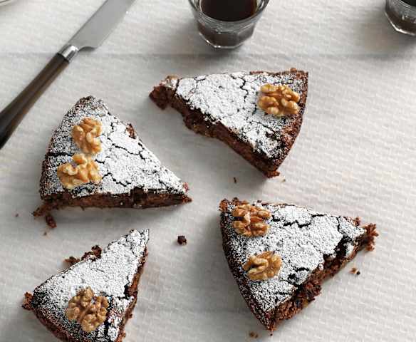 Bizcocho de chocolate y nueces