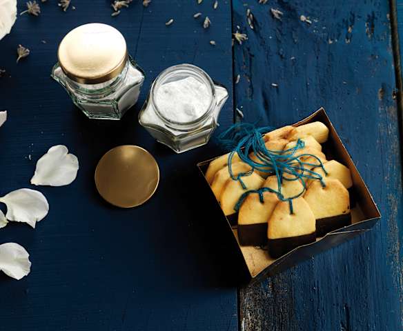 Bolachas "sacos de chá" e açúcares aromatizados