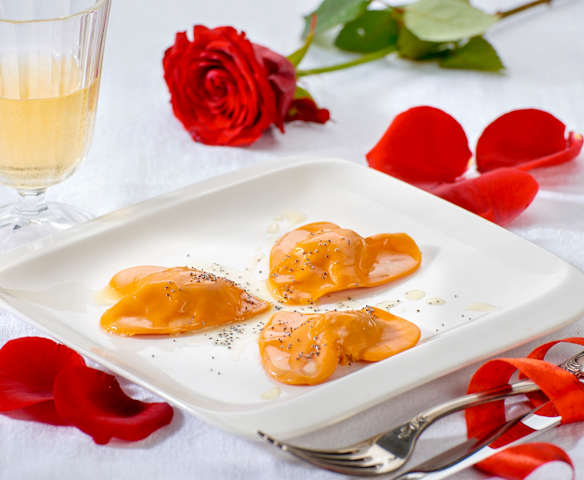 Cuori rossi ripieni ai formaggi (per 2 persone) Cuori rossi ripieni ai formaggi (per 2 persone)
