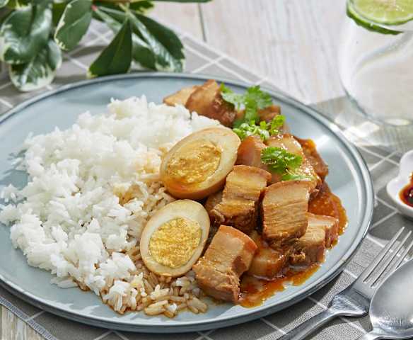 Tau Eu Bak (Braised Soy Sauce Pork Belly)