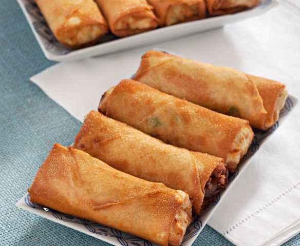 Prawn spring rolls with sweet and sour sauce Prawn spring rolls with sweet and sour sauce