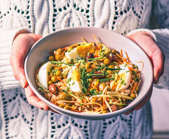 Insalata di riso integrale vegetariana (Cuoci uova) Insalata di riso integrale vegetariana (Cuoci uova)