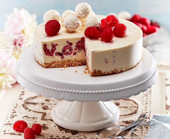 Himbeer-Kokos-Eistorte