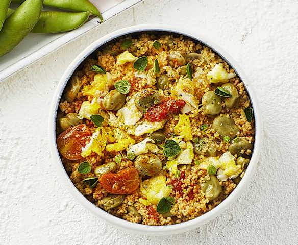 Cous cous con uova strapazzate e fave